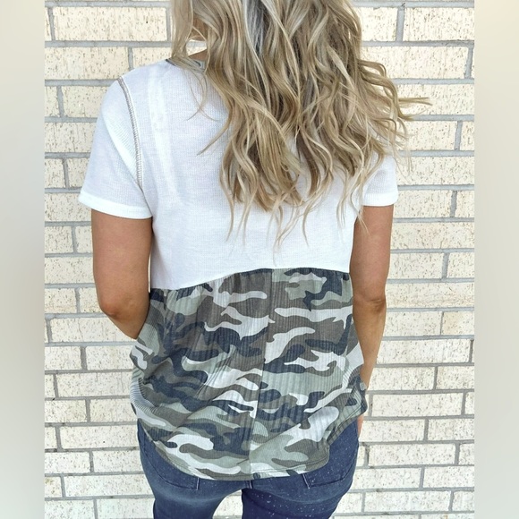 EUC Hopely Camo Babydoll Ragland Short Sleeve Top Sz Large - Picture 3 of 15